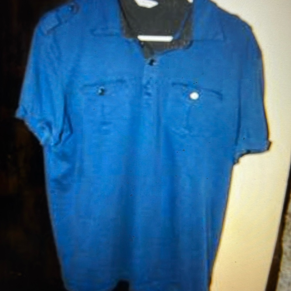 Men SizeLarge -Dark Blue Short Sleevr Casual Shirt bu Calvinnein